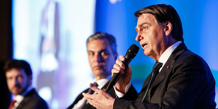 Bolsonaro suspende o programa Renda Brasil
